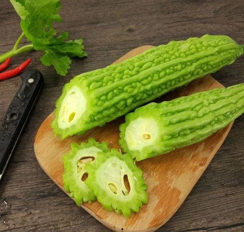 翘腿吃瓜图片,轻松一夏，畅享悠闲时光