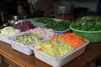 邹城百盛吃瓜,一场别开生面的“吃瓜”盛宴