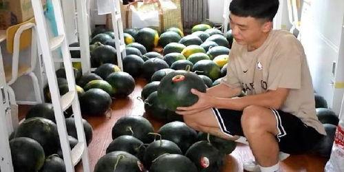 请全校吃瓜,一场别开生面的“吃瓜”盛宴